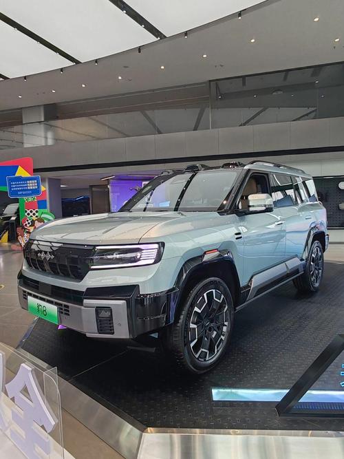 成都156比亚迪方程豹硬派越野的爆款，英菲尼迪35周年与你共成长